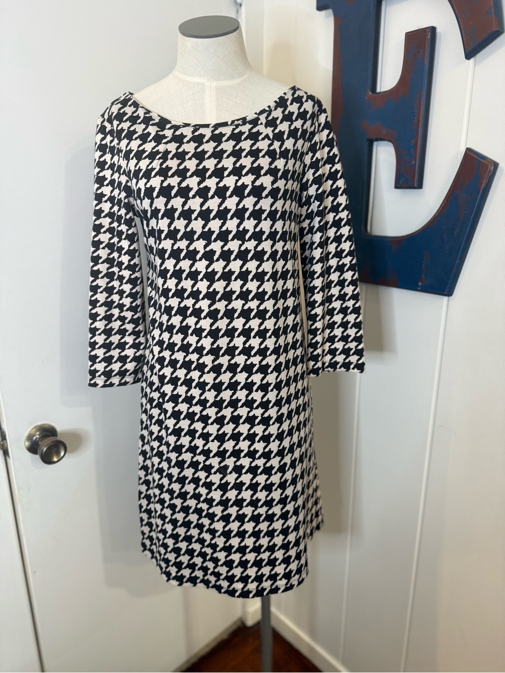Sunny Leigh Black and White Houndstooth Midi Dress Sz S